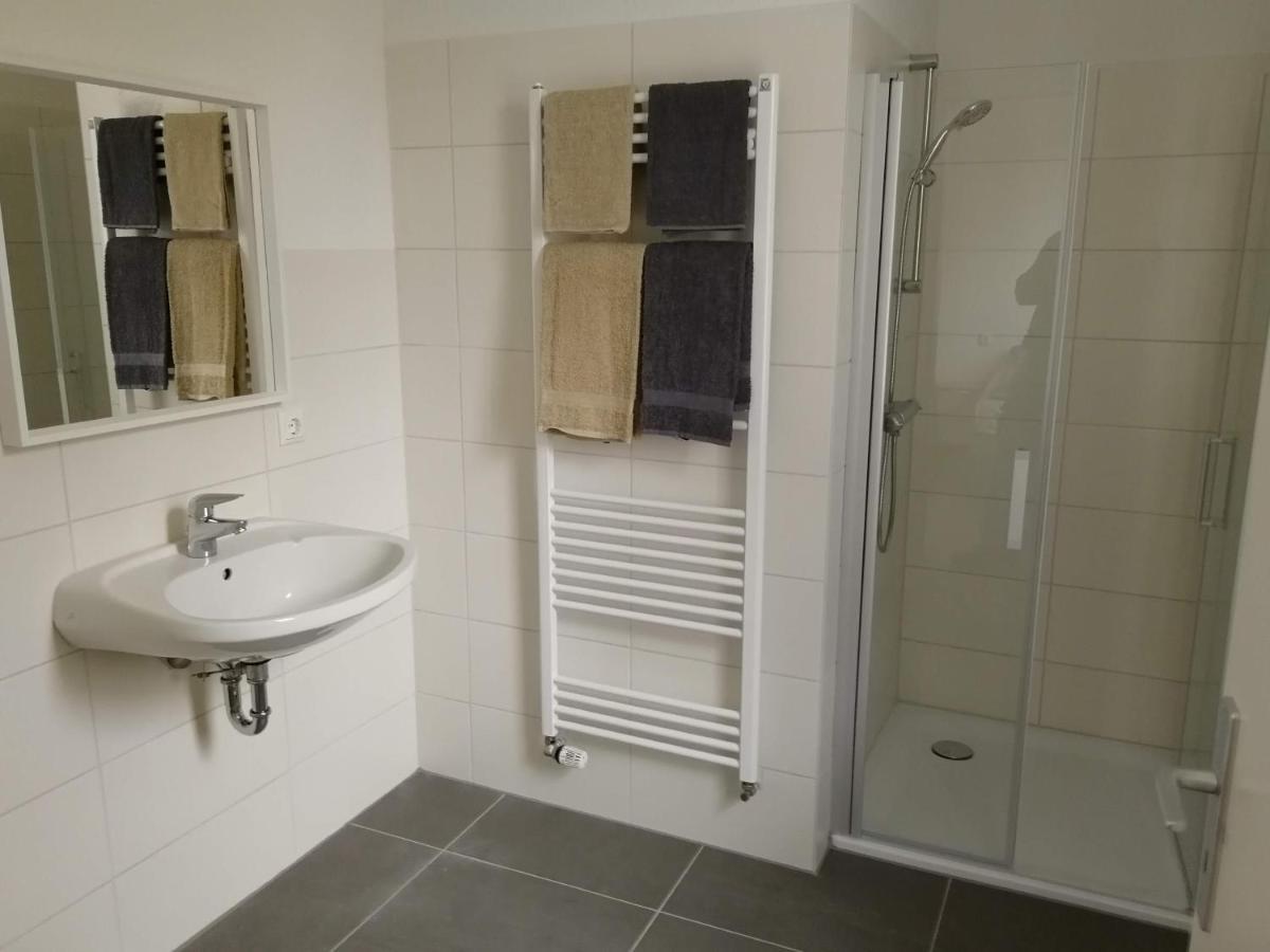 Möbliertes Zimmer mit eigenem Bad Uelzen Exterior foto